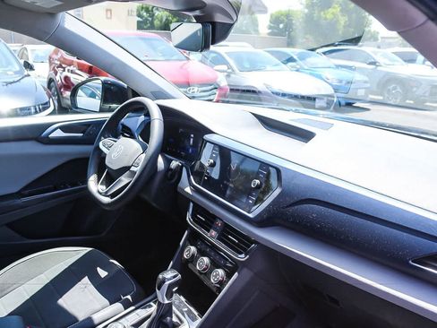 Used 2023 Volkswagen Taos SE w/ Panoramic Sunroof Package AWD/4WD image 21