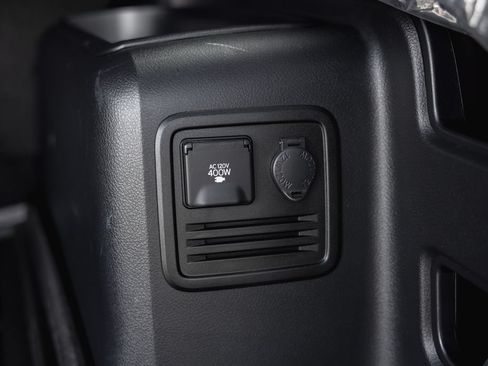 Certified 2024 Toyota 4Runner TRD Off-Road Premium w/ Moonroof Package AWD/4WD image 9
