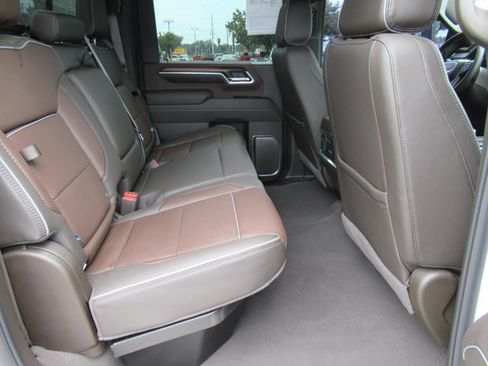 Used 2025 GMC Sierra 2500 Denali w/ Denali Reserve Package AWD/4WD image 35