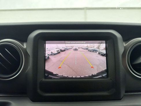 Used 2023 Jeep Wrangler Unlimited w/ Cold Weather Group image 26