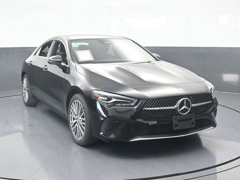 Used 2025 Mercedes-Benz CLA 250 image 9