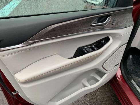 Used 2022 Jeep Grand Cherokee Overland image 19