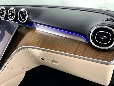 Used 2024 Mercedes-Benz C 300 Sedan image 17