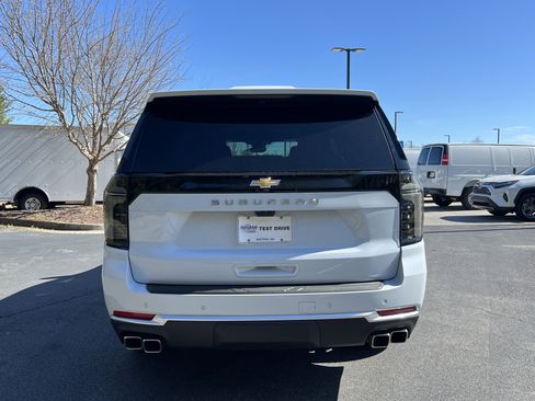New 2026 Chevrolet Suburban High Country image 8