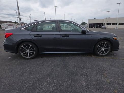Used 2023 Honda Civic Touring image 9
