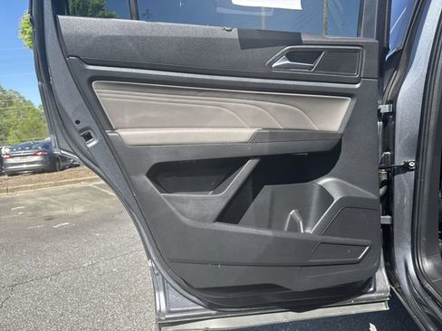 Used 2021 Volkswagen Atlas SE w/ Panoramic Sunroof Package image 21