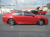 Used 2019 Toyota Camry SE image 2