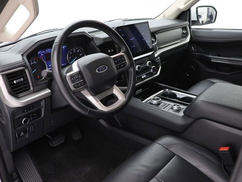 Used 2024 Ford Expedition XLT image 13