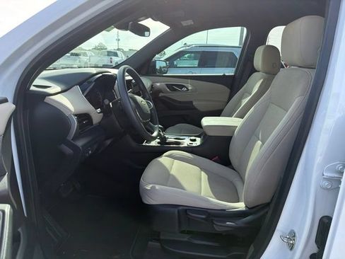 Used 2022 Chevrolet Traverse LS FWD image 19