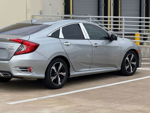 Used 2017 Honda Civic Touring image 9