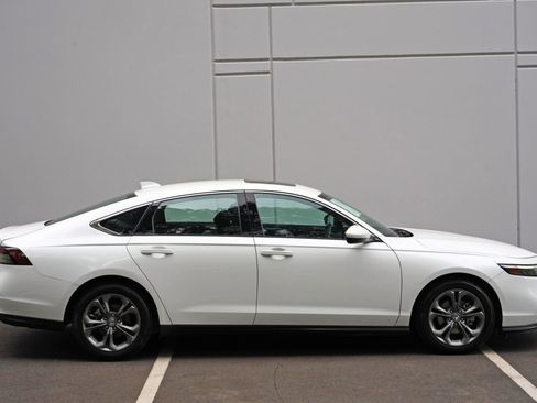Used 2023 Honda Accord EX image 47