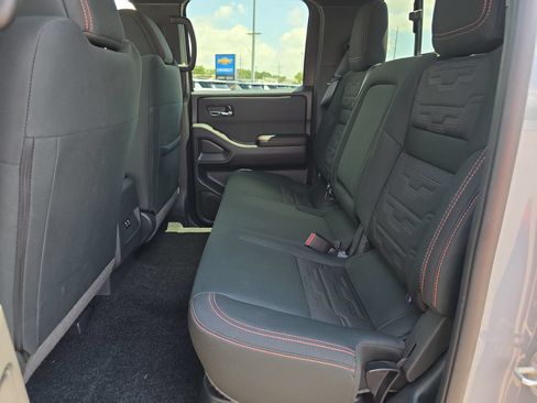 Used 2025 Nissan Frontier PRO-4X AWD/4WD image 11