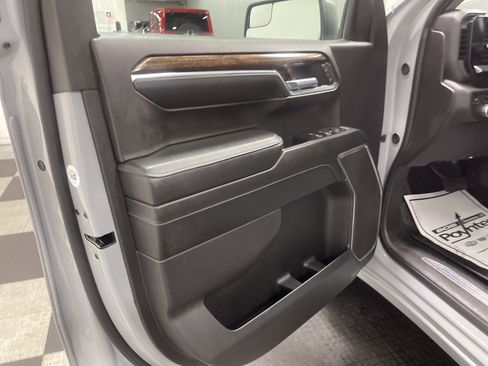 Used 2024 GMC Sierra 1500 SLE image 10
