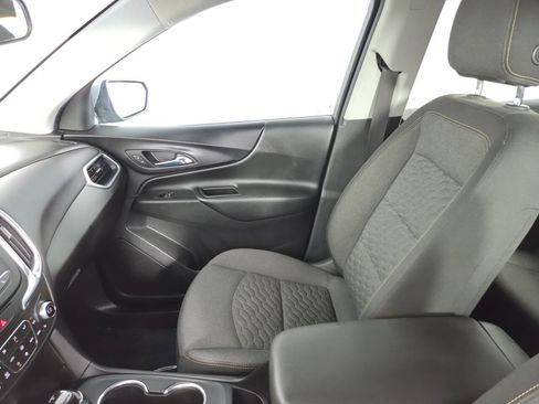 Used 2018 Chevrolet Equinox LT FWD image 16