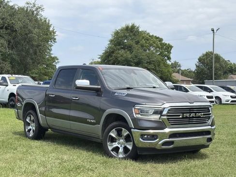 Used 2019 RAM 1500 Laramie AWD/4WD image 12