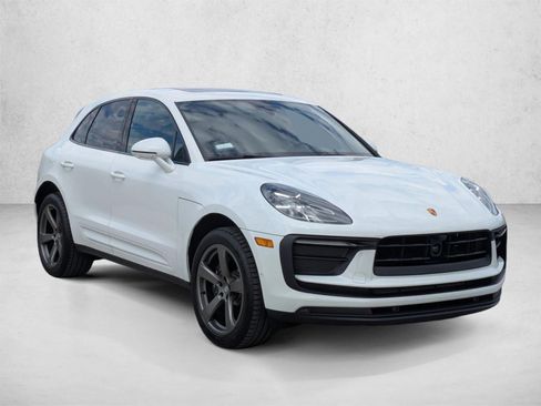 Certified 2025 Porsche Macan AWD/4WD image 7
