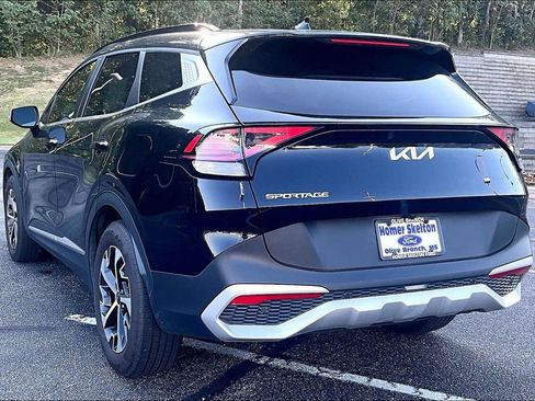 Used 2025 Kia Sportage EX w/ Premium Package FWD image 3