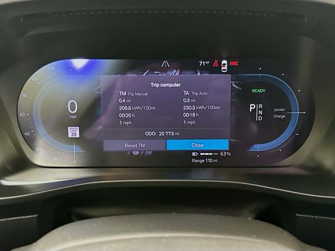 Used 2023 Volvo XC40 Recharge Ultimate image 19