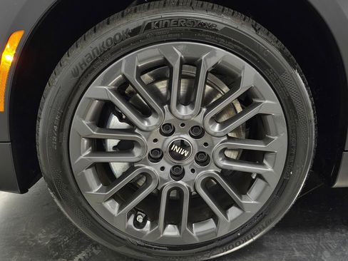 Used 2025 MINI Cooper 4-Door Hardtop FWD image 13
