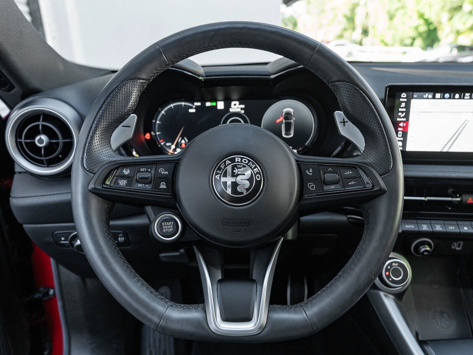 Used 2024 Alfa Romeo Tonale Ti AWD/4WD image 11