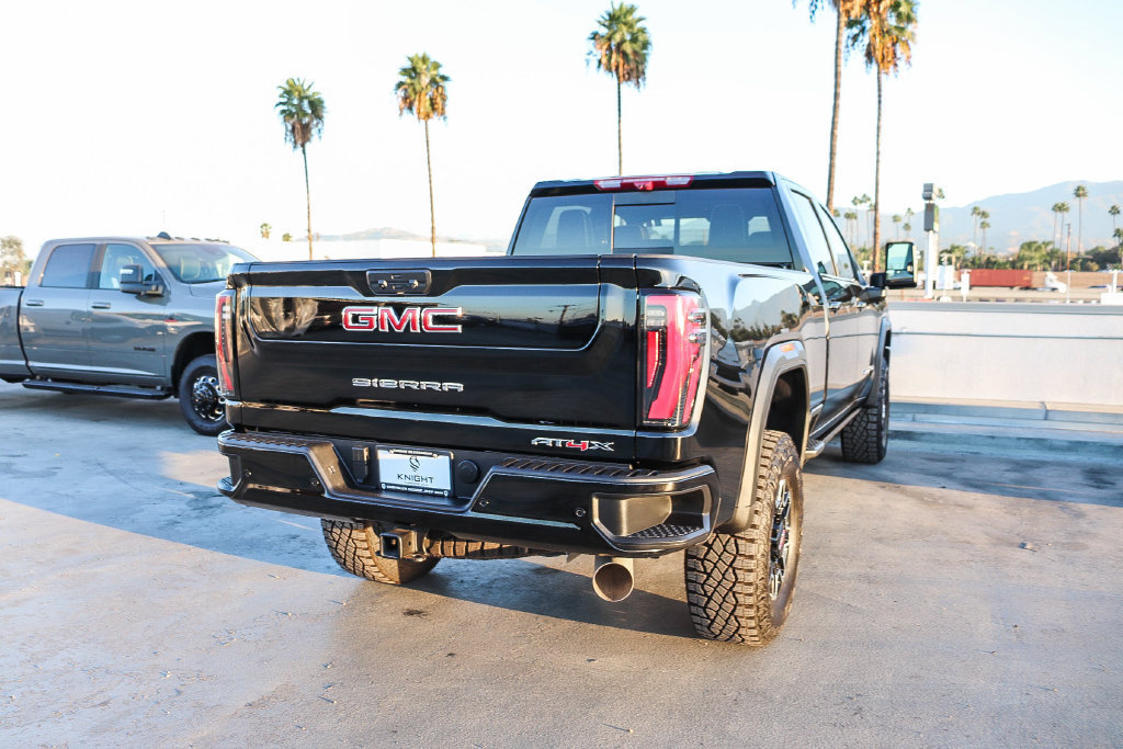 Used 2026 GMC Sierra 2500 AT4X AWD/4WD image 9