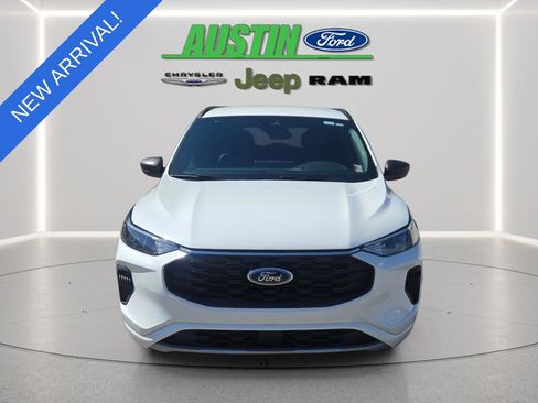 Used 2023 Ford Escape ST-Line w/ Tech Pack #1 AWD/4WD image 8
