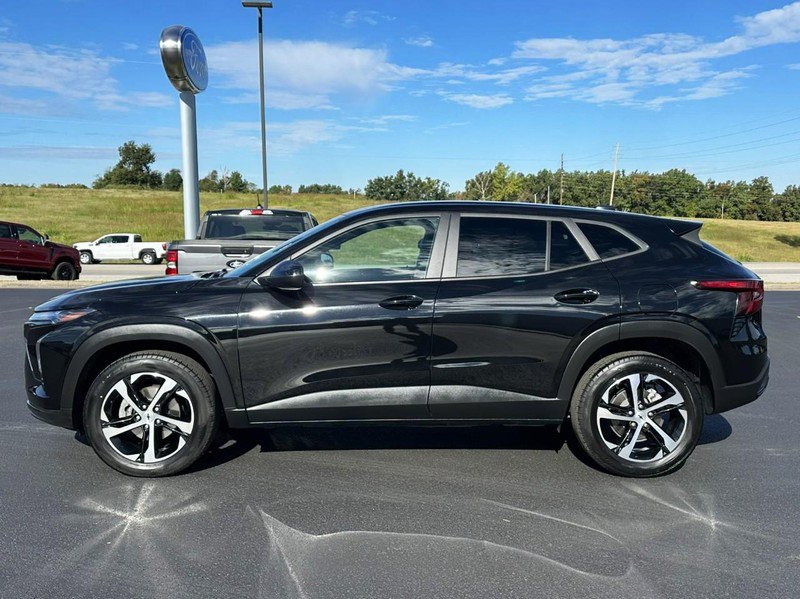 Used 2024 Chevrolet Trax RS FWD image 5