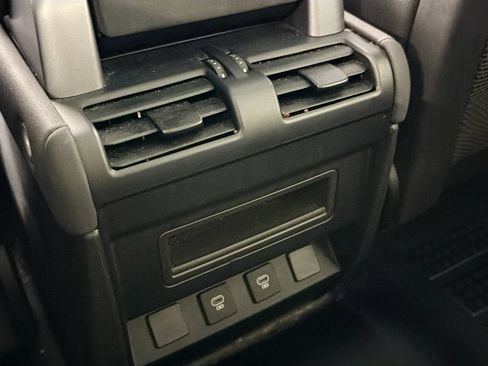 Used 2023 Land Rover Defender 90 X-Dynamic SE AWD/4WD image 27