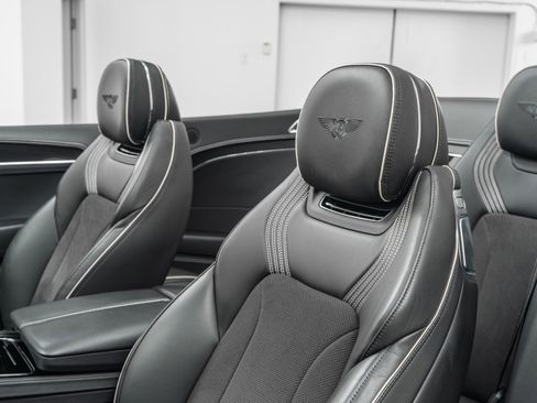 Used 2023 Bentley Continental GT V8 image 26