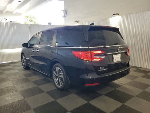Used 2023 Honda Odyssey Touring image 4