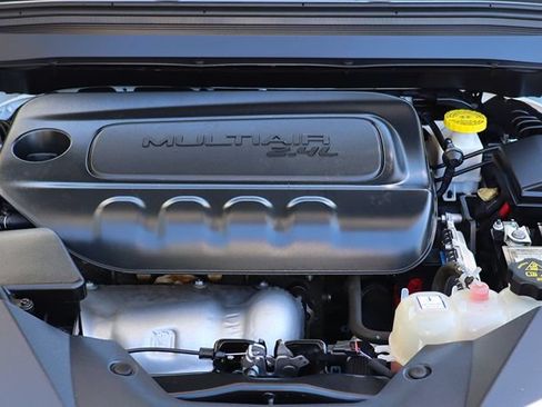 Used 2020 Jeep Cherokee Latitude FWD image 55