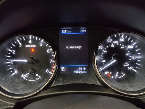 Used 2019 Nissan Rogue SV image 23