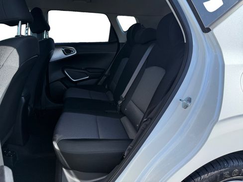 Used 2023 Kia Soul LX FWD image 16
