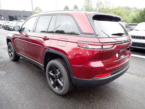 New 2025 Jeep Grand Cherokee Limited w/ Black Appearance Package image 3