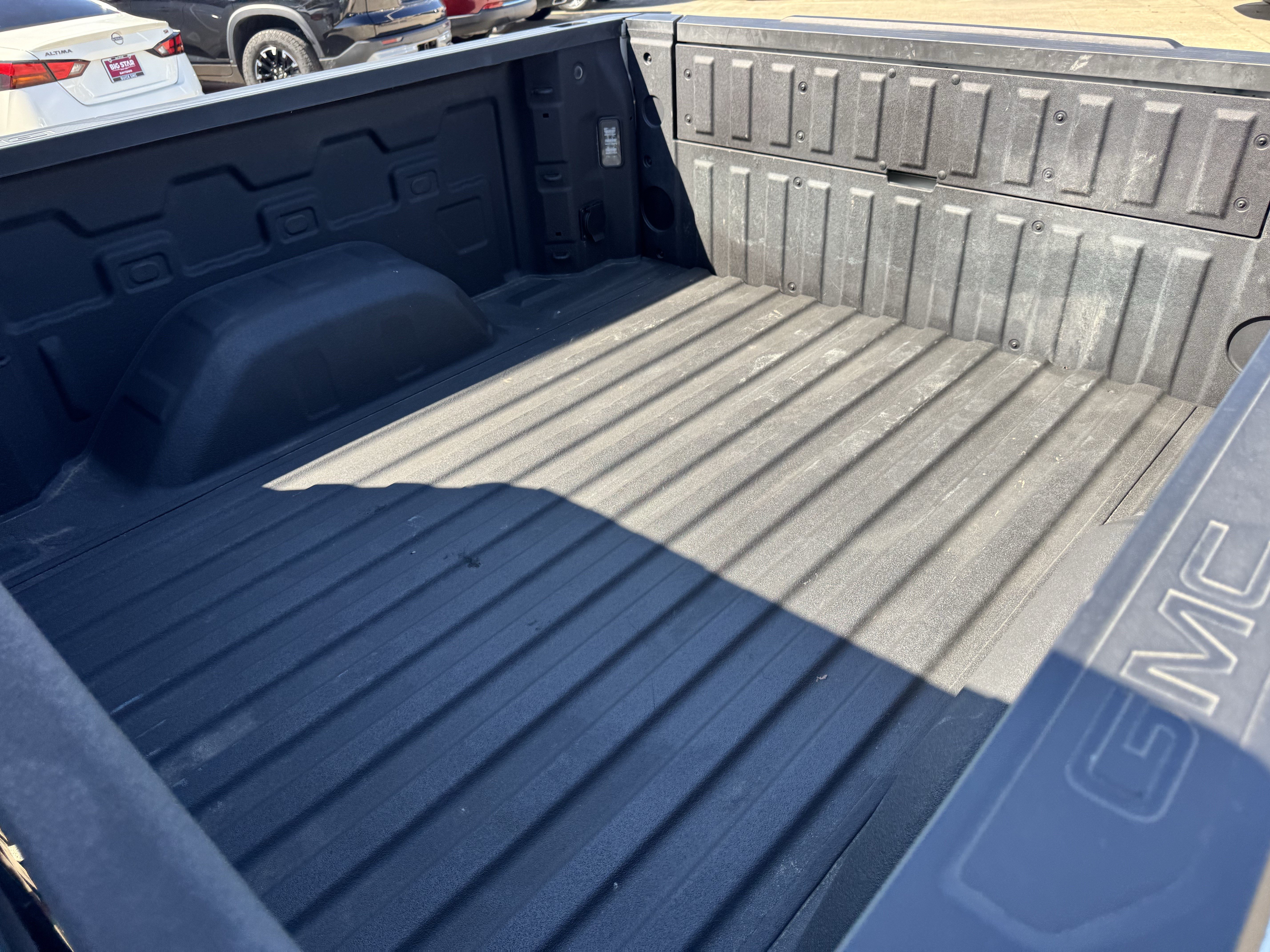 Used 2025 GMC Sierra 1500 AT4 AWD/4WD image 25