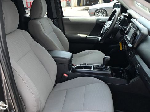Used 2019 Toyota Tacoma SR w/ SR Convenience Package image 16
