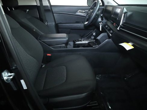 Used 2025 Kia Sportage LX AWD/4WD image 36