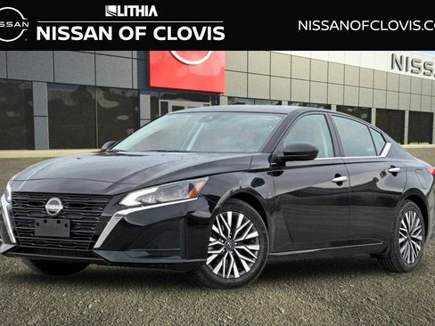 Used 2024 Nissan Altima 2.5 SV image 1