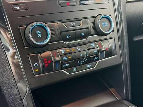 Certified 2019 Ford Explorer XLT w/ Equipment Group 202A image 16