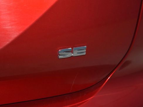 Used 2024 Mitsubishi Outlander SE image 28