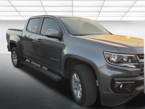 Used 2022 Chevrolet Colorado LT w/ Safety Package RWD image 3