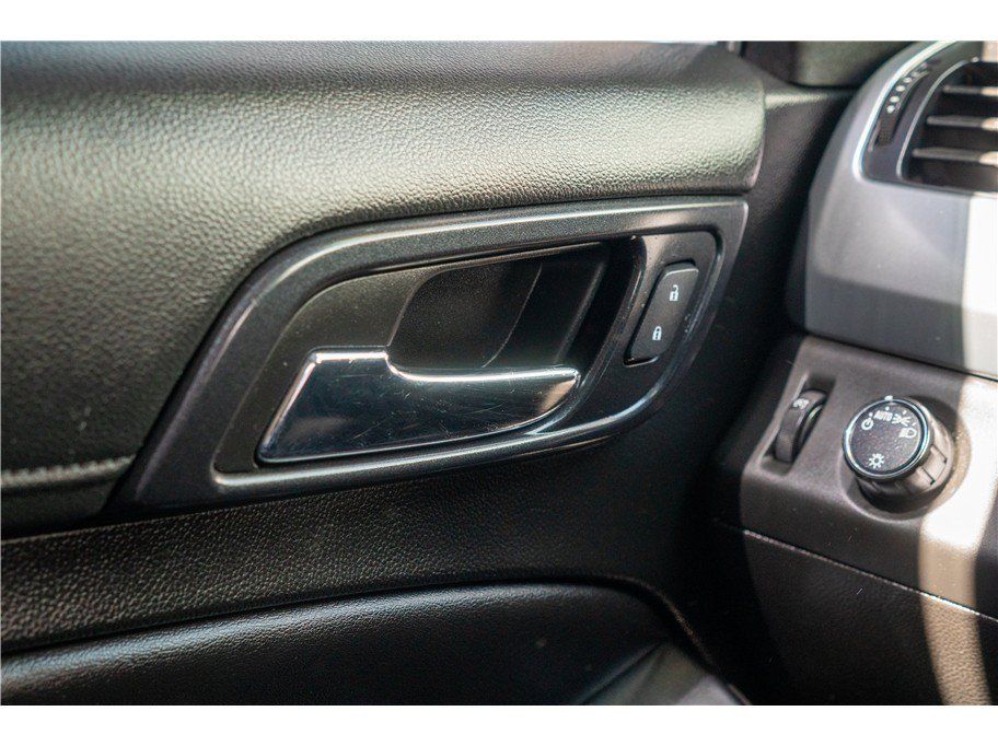 Used 2018 Chevrolet Tahoe LS RWD image 16
