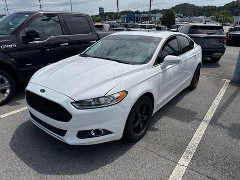 Used 2016 Ford Fusion SE w/ Equipment Group 201A AWD/4WD image 4
