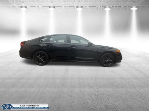 Used 2025 Honda Accord SE image 9