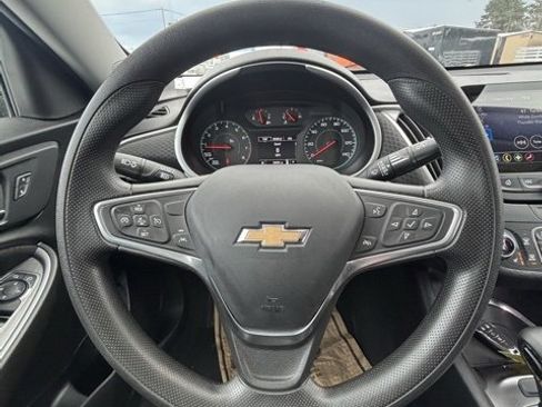 Used 2023 Chevrolet Malibu LT image 25