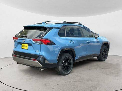 Used 2024 Toyota RAV4 SE w/ Convenience Package AWD/4WD image 5