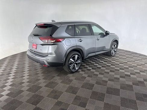 Used 2025 Nissan Rogue SL FWD image 5
