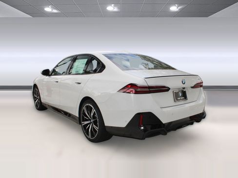 New 2026 BMW 530i w/ M Sport Package image 3