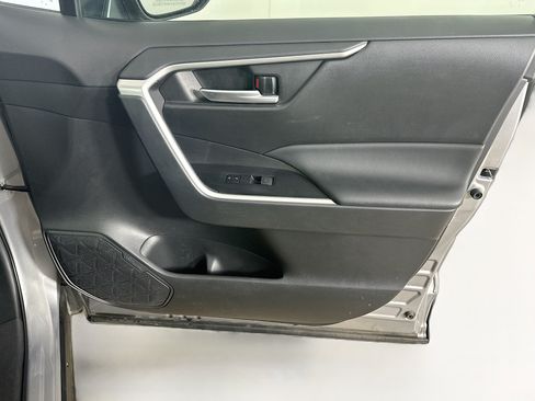 Used 2023 Toyota RAV4 XLE FWD image 30