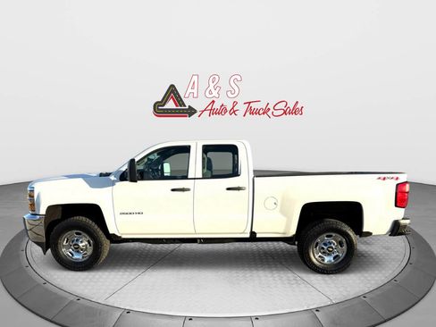 Used 2017 Chevrolet Silverado 2500 W/T AWD/4WD image 5